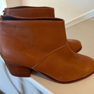 TOM'S Carpe Diem leather woman’s Boots Size 10